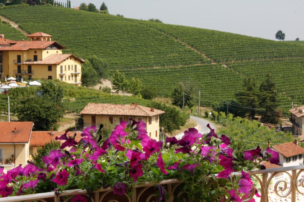 مبيت وإفطار بارولو Casa Svizzera Agriturismo الغرفة الصورة